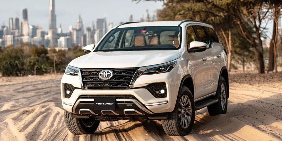 Toyota Fortuner – ben bi giu gia tot