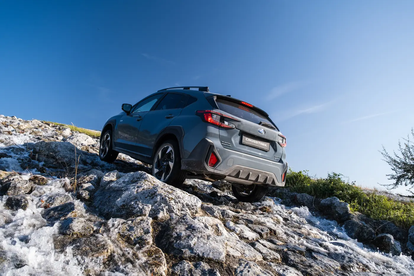 Ngoại thất Subaru Crosstrek — Khoảng sáng gầm 220 mm