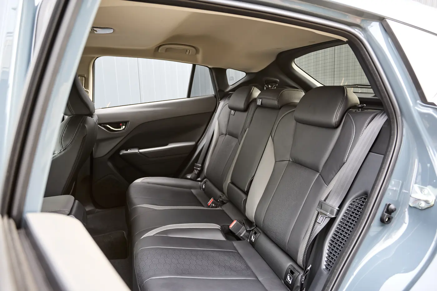 Nội thất Subaru Crosstrek — Hàng ghế sau bọc da