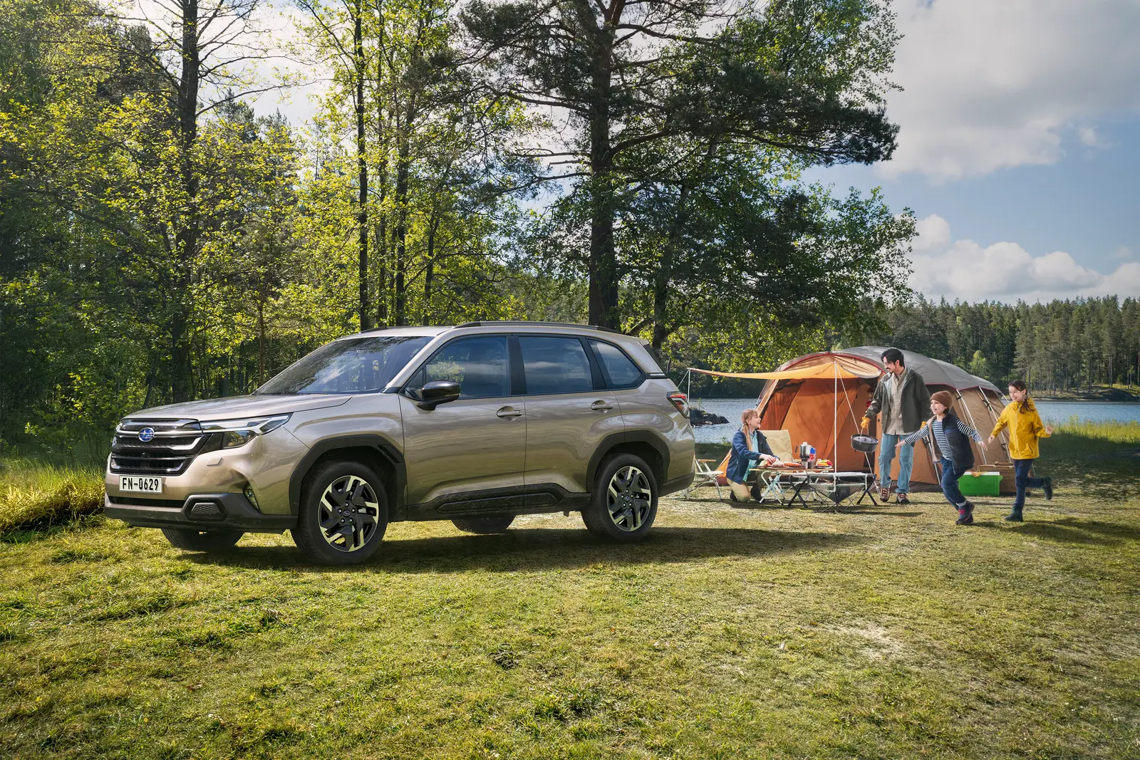 Subaru Forester 2.5 thế hệ mới 2026 màu Vàng Cát
