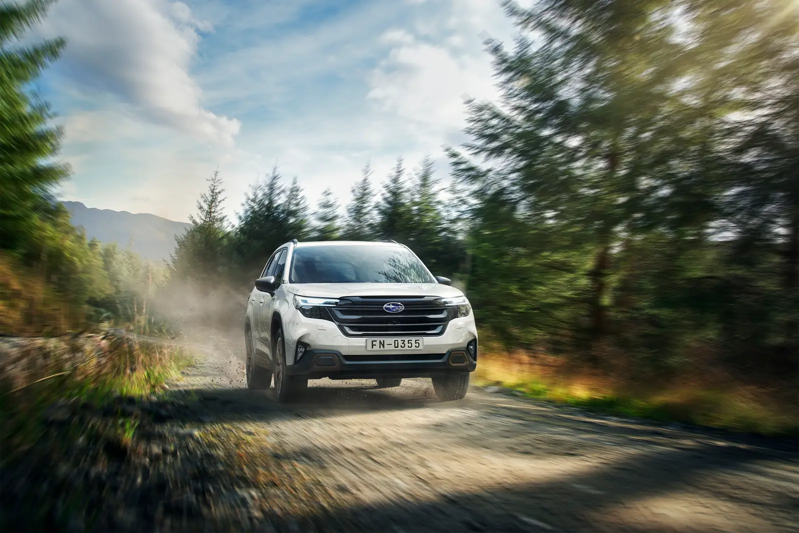 Subaru Forester 2.5 thế hệ mới 2026 màu Trắng Ngọc Trai